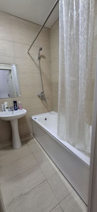 Olmazor sitida ikki xonali kvartira sotiladi.