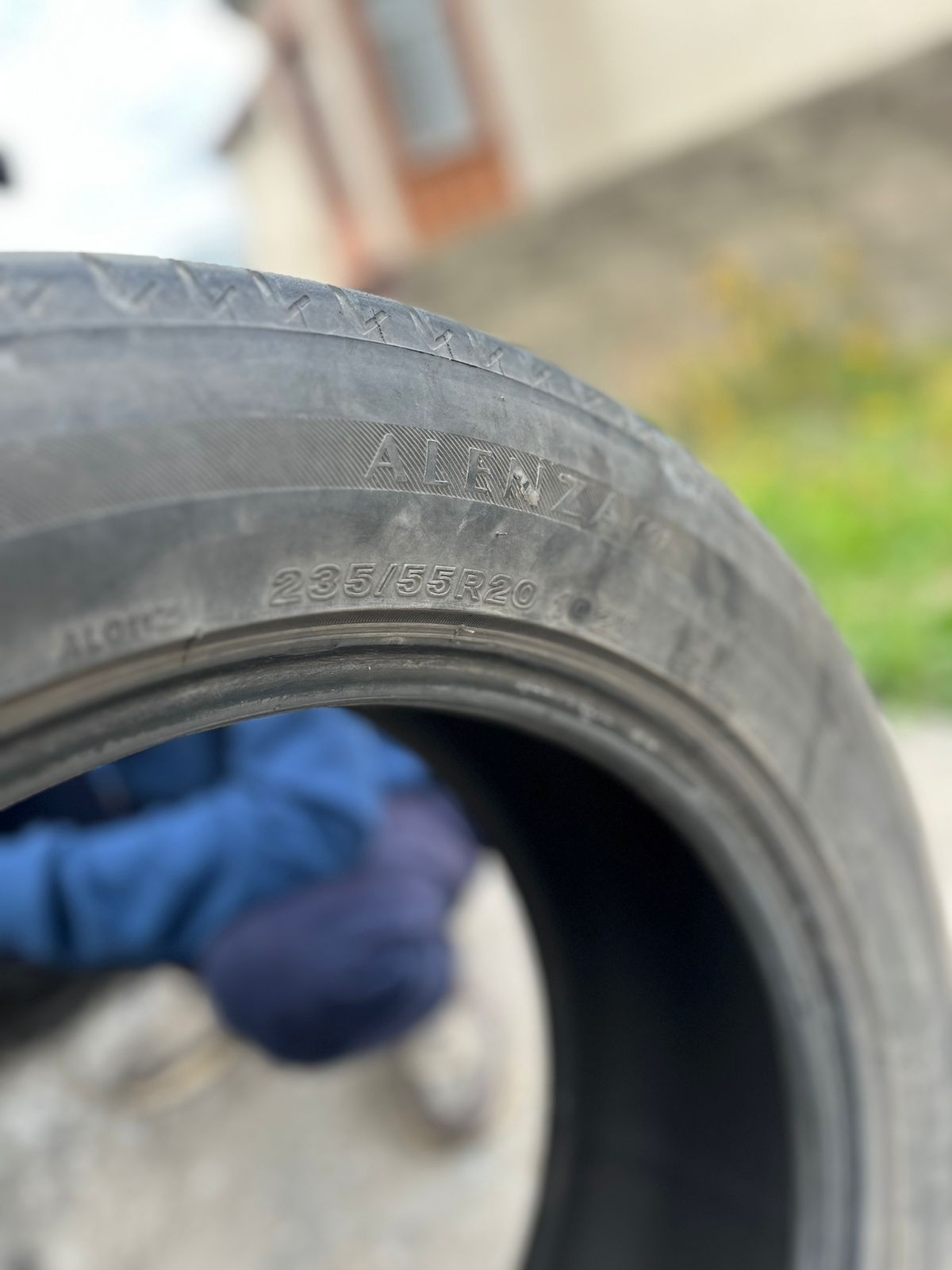 Срочно продам Шина 235/55R20