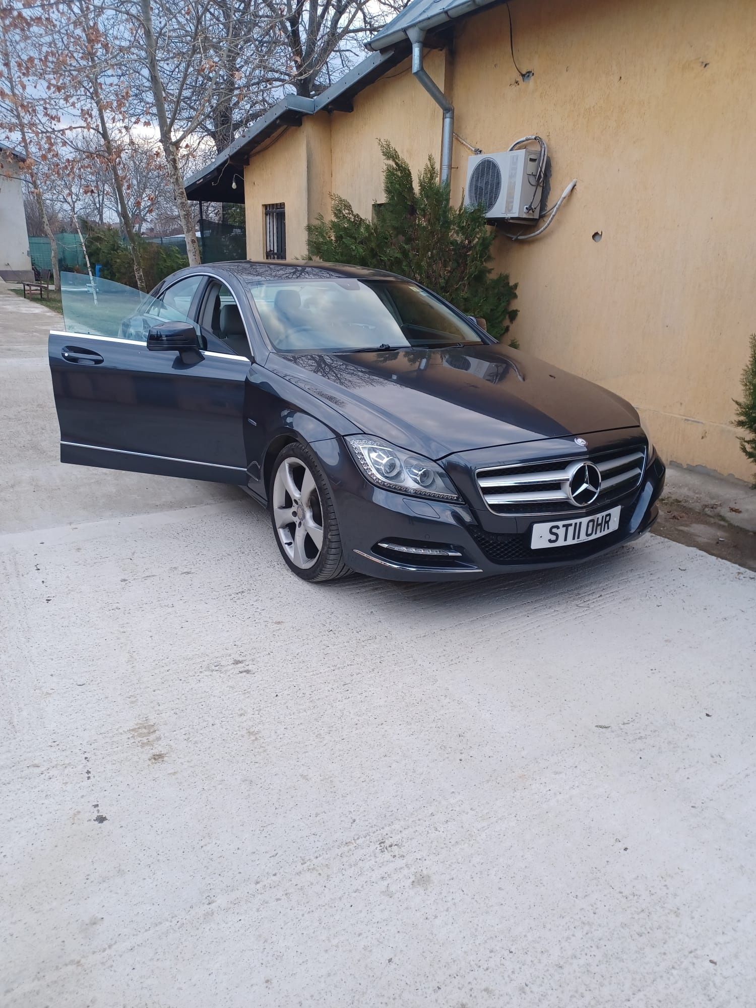 Dezmembrez mercedes cls,w218,motor 3.0 euro5,bara,capota,far,usa,stop