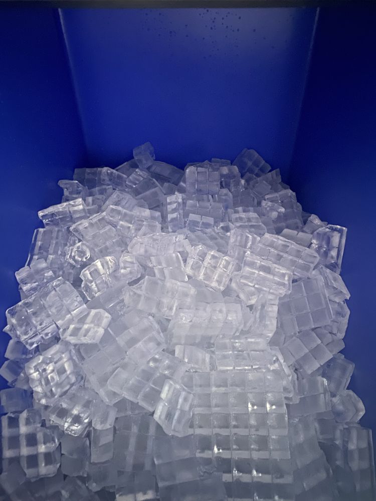 Лёд пищевой в кубиках для баров,кофеин и ресторанов