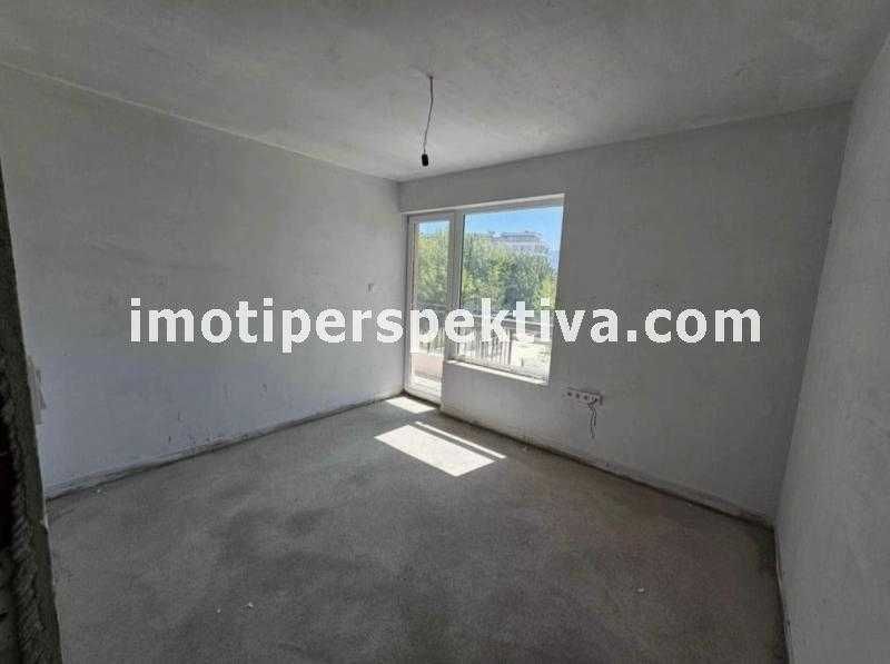 Продава се Тристаен апартамент в Пловдив, Коматевски възел - 102 кв.м за 1147 €/кв.м - Снимка #3