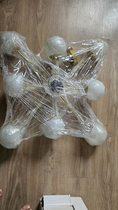 Продам люстру для зала, спальни