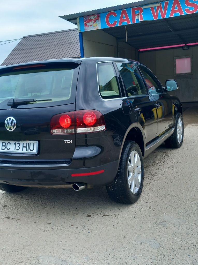 Vând Volkswagen Touareg 2,5 manual