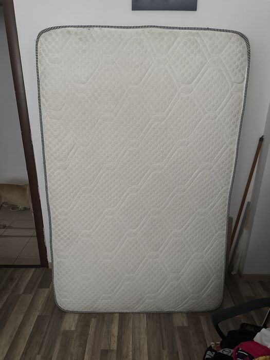 Saltea ortopedică 120x120 cm – stare foarte bună