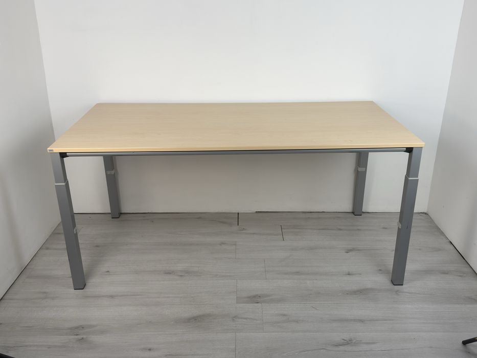 Бюро регулируем със шестотрам от марката Sedus обзавеждане