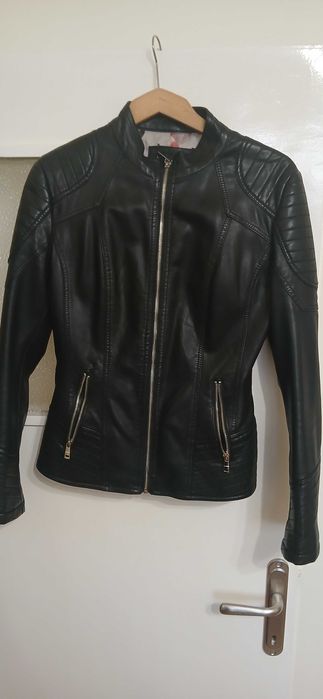 Кожено яке М размер