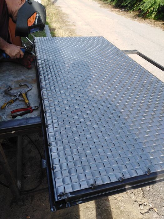 Метални врати за мазета