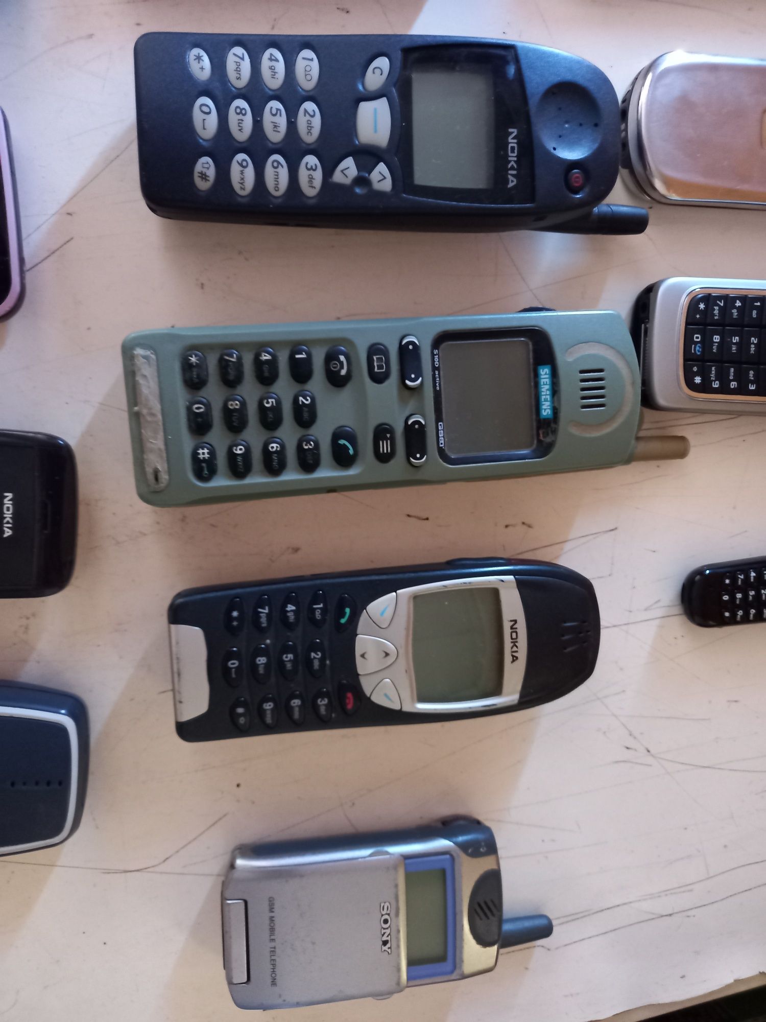 Vand/ schimb lot 20 telefoane Nokia, Samsung, LG, Siemens, BlackBerry