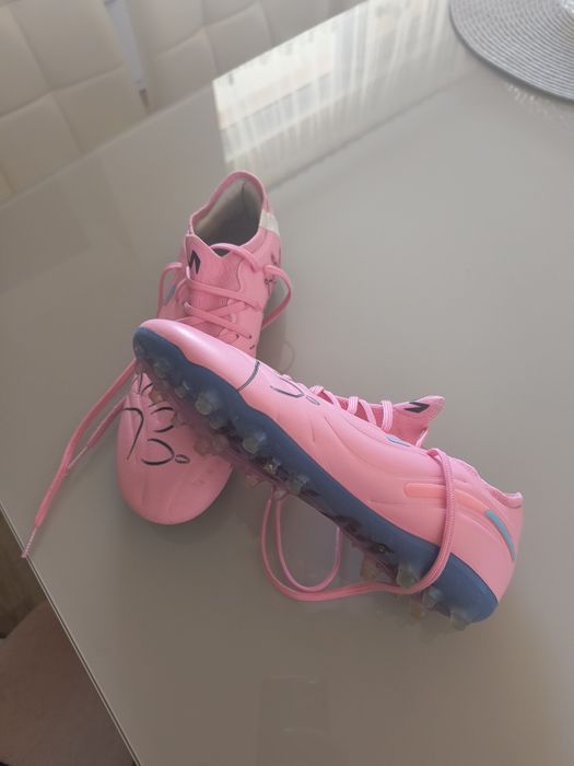 Бутонки на марката KELME 37.5