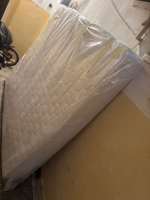 Saltea de pat matrimonial