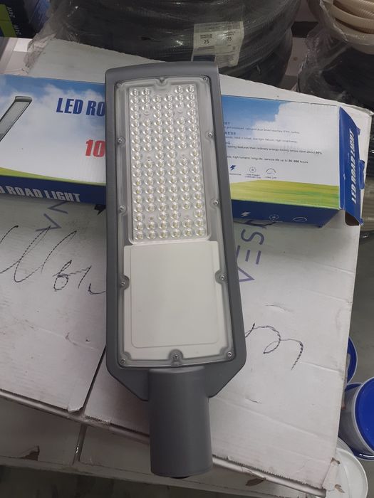 Прожектор от 100 w в наличий