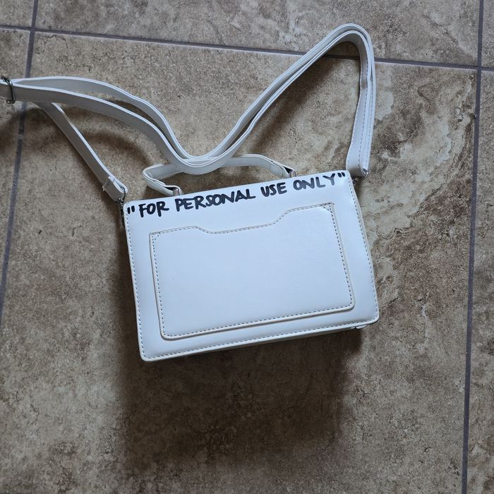 Off White Poseta Alba