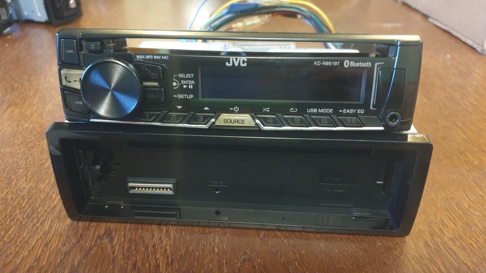 Авто плеър радио музика за кола JVC CD MP-3 USB AUX Bluetooth