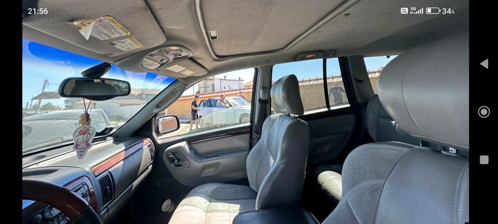 Продавам кожен салон комплект със корите на вратите за Гранд чероки WJ