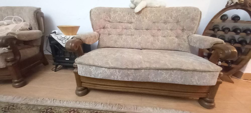 Vând obiecte mobilier