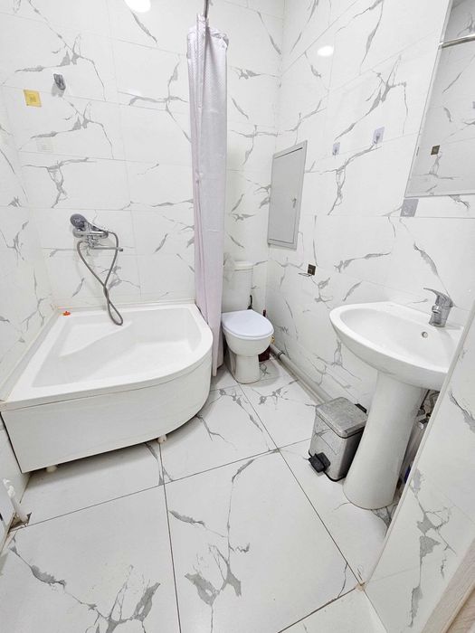 Срочно продается 3х комнатная квартира на Сер-ом районе. Янги Дархон.