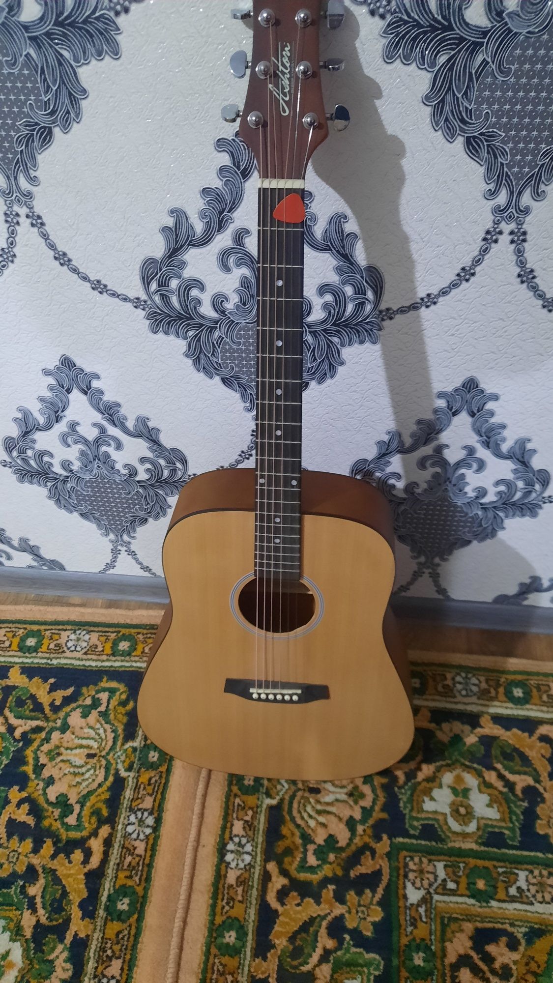 Gitara hali yangi