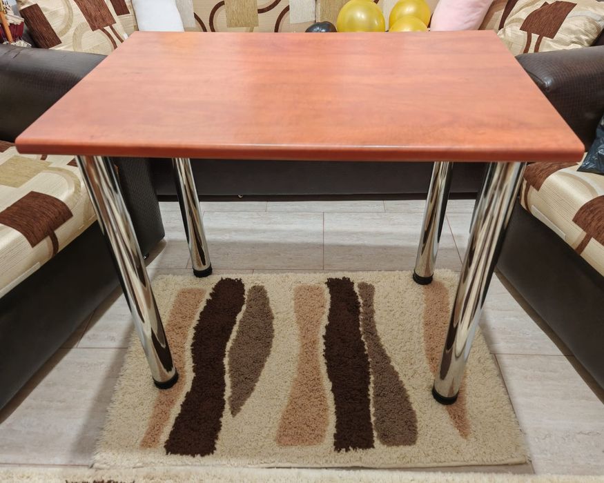 Masa bucatarie 90/60 fin blat termorezistent.Stare perfecta.