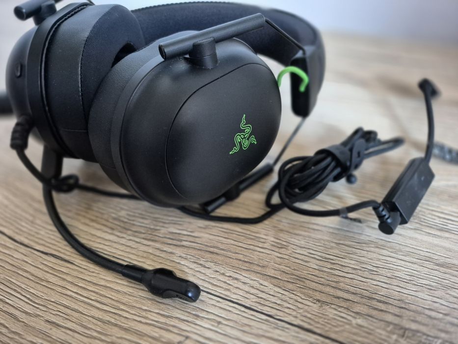 Casti gaming Razer BlackShark V2 + USB SoundCard noi neutilizate