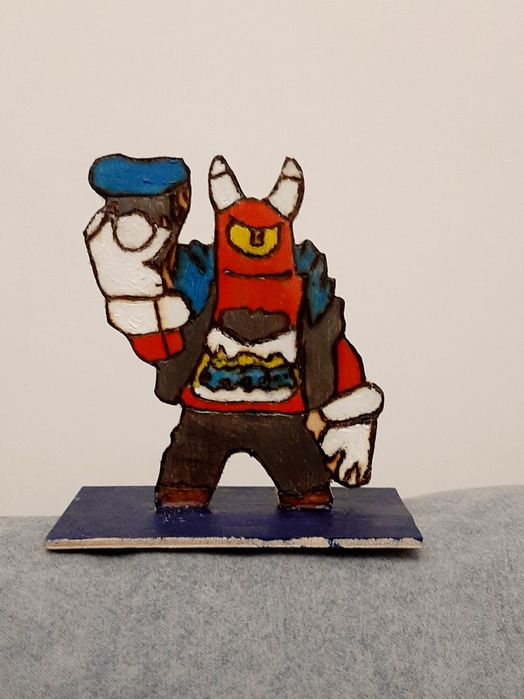 Продаю и  делаю на заказ скульптуры, статуэтки из фанеры.