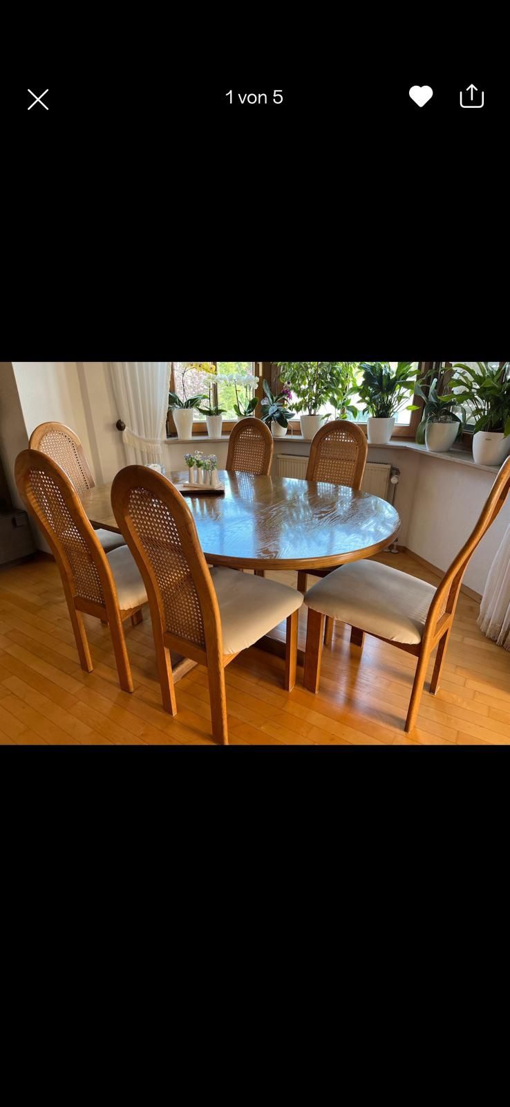 Vând masa cu 6 scaune din lemn masiv