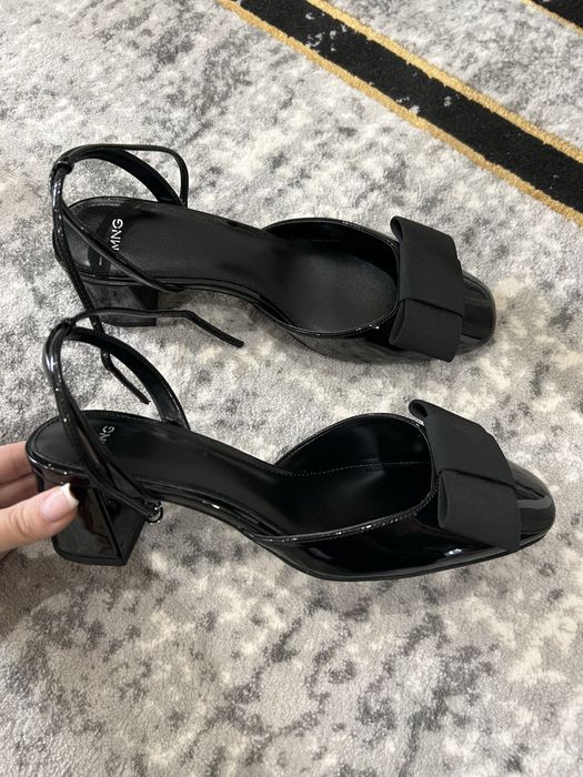 Туфли на маленьком каблуке