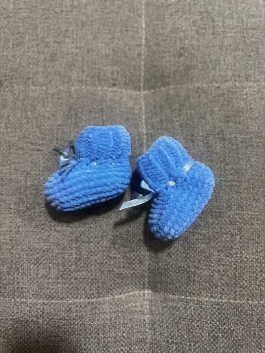 Детские вязаные пинетки