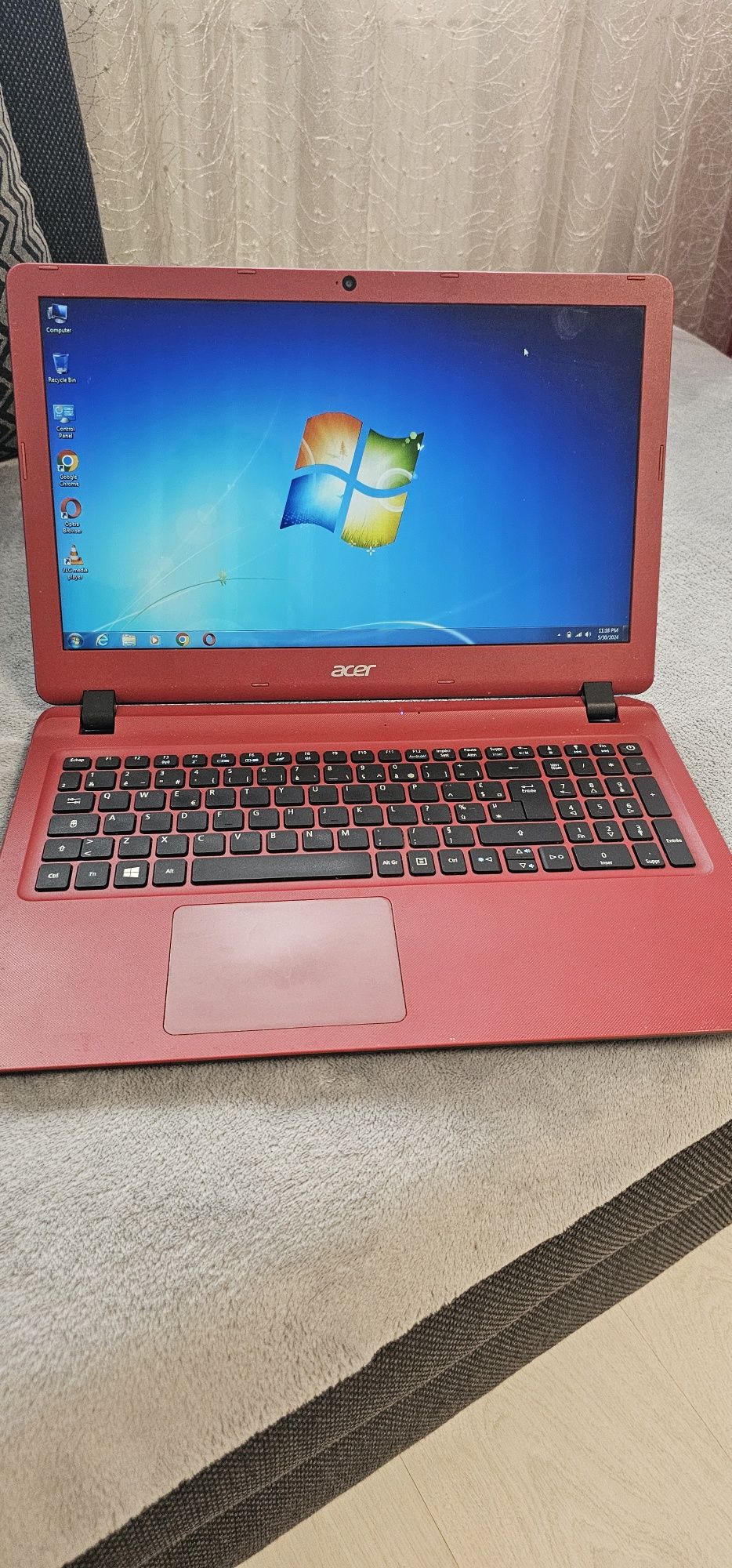 Laptop gaming școala i3 ram 8Gb Windows 7 baterie 3 ore teste auto