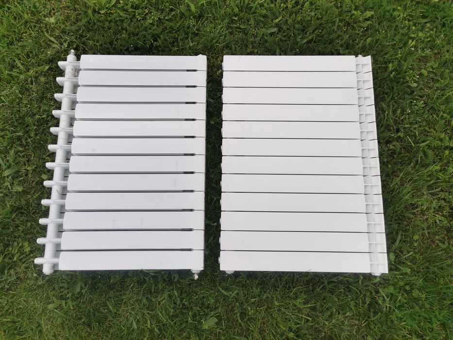Radiatoare aluminiu, câte 12 elemenți fiecare