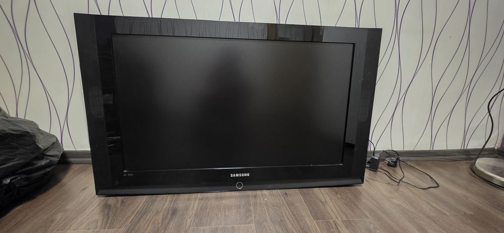 Продавам телевизор Samsung LE37S62B