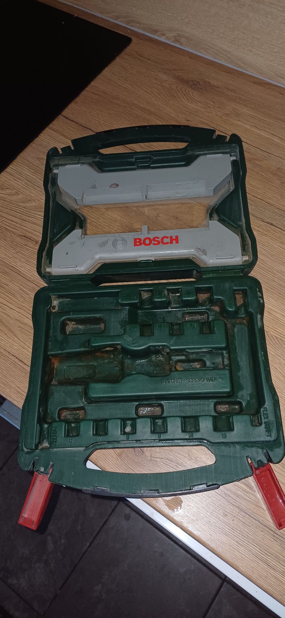 Кутия от битове и камъчета на BOSCH