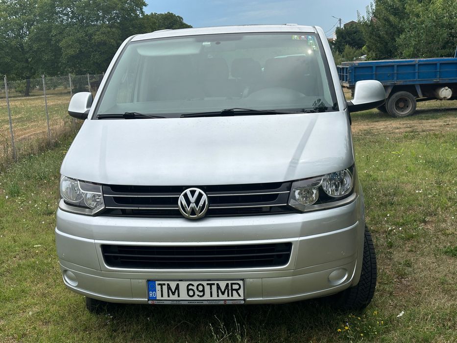 Închiriez microbuz , persoane vw  t5