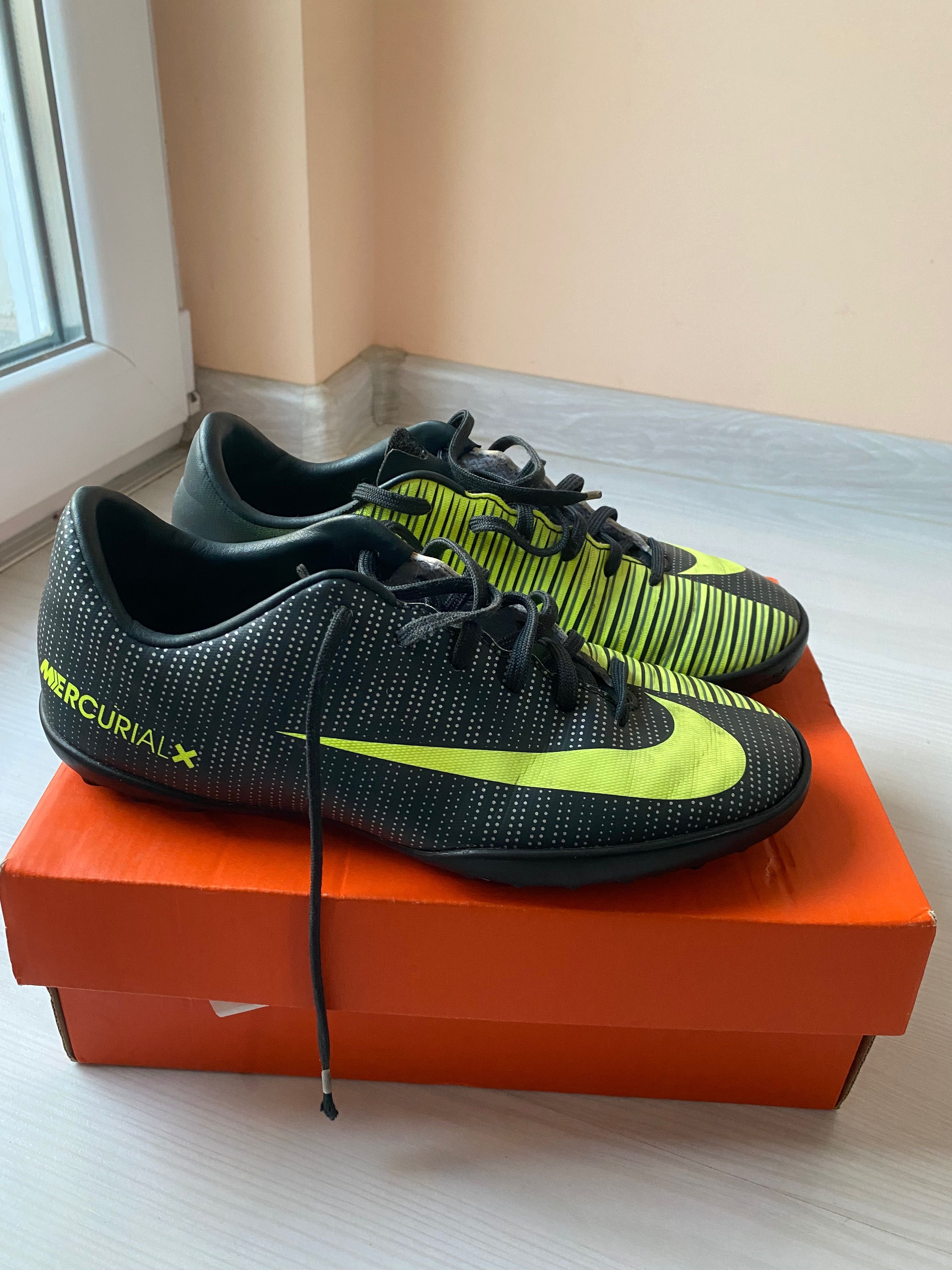 Футболни обувки Nike