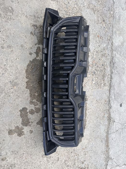 Grilă radiator skoda fabia 3.cod:6v0853653.a.