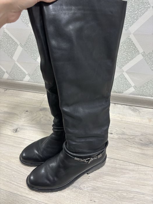 Кожаные сапоги европейка