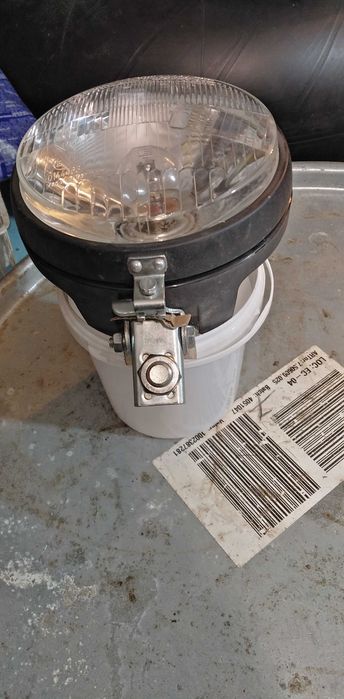 Продается фара (фароискатель) для грузовой авто.