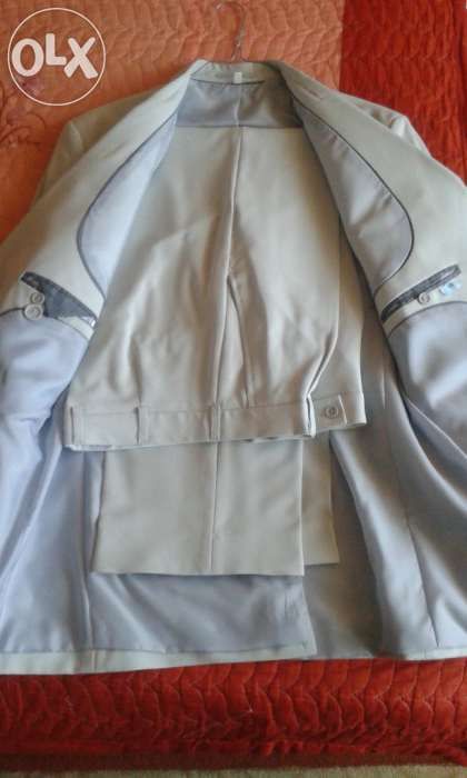 Costum de    gală