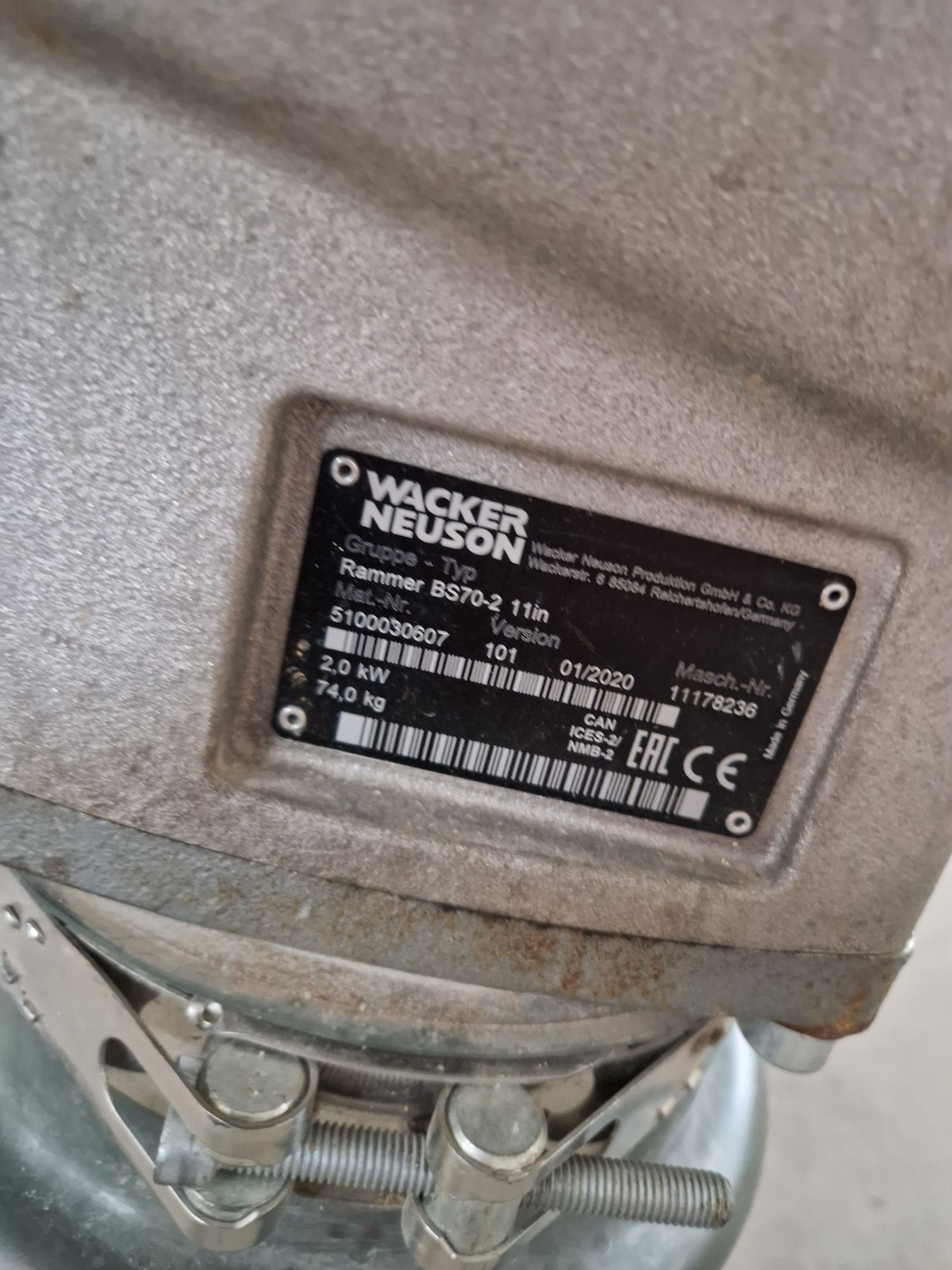 Mai compactor WACKER BS 70-2 ca și nou