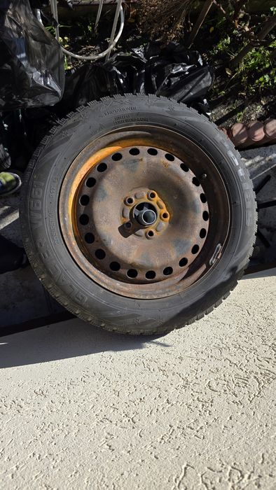 Vând anvelope iarna 205/55/R16