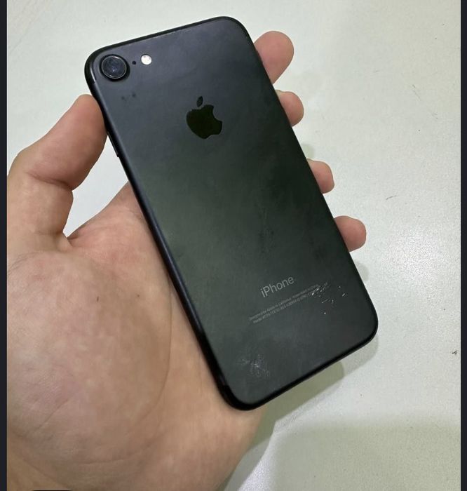 Iphone 7 128gb Qora sotiladi. Ideal chotki