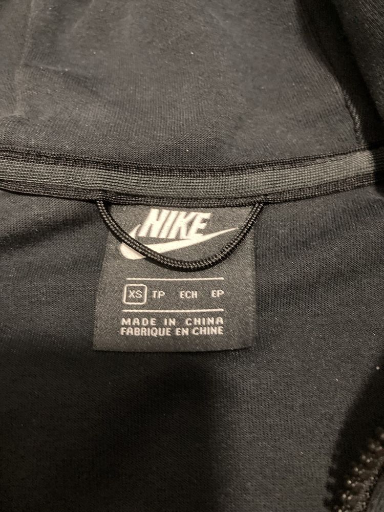 Nike tech fleece old seasson