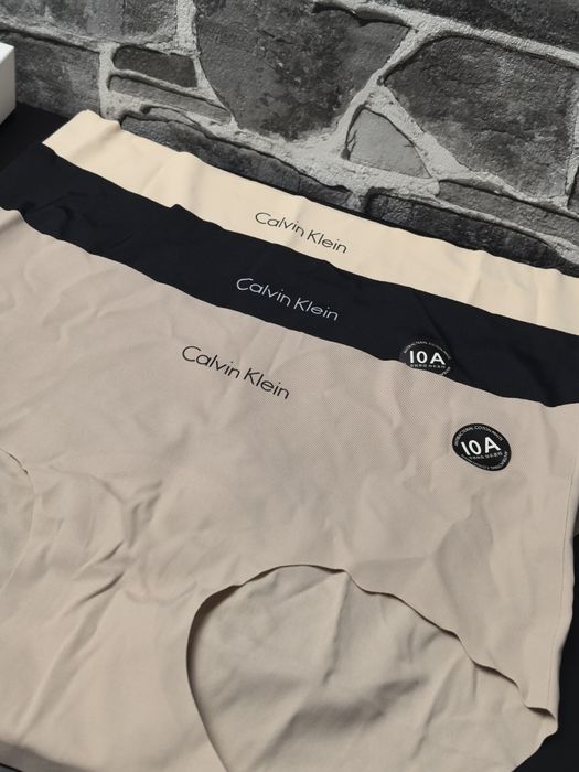 Дамско безшевно бельо 3 броя в кутия