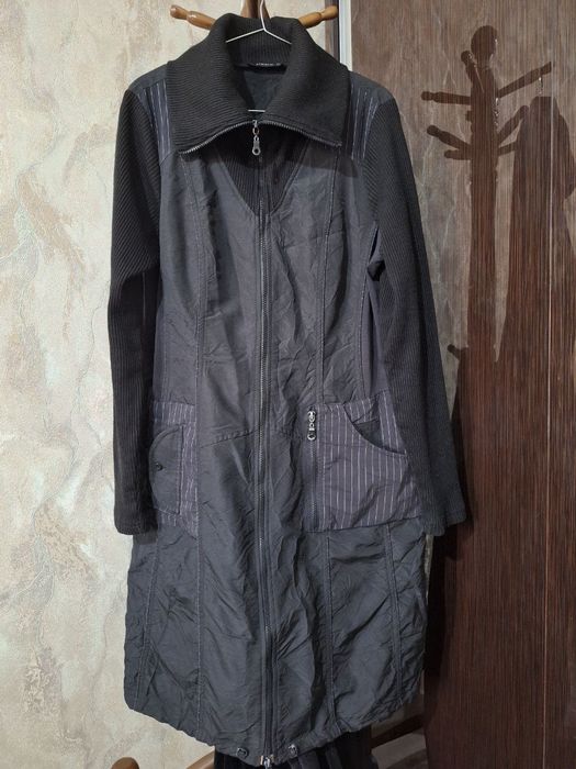 Turetskiy  kiyilgan kiyim ,kuzgi yumshoqqina
Razmer tukda :48
Harxi: 7