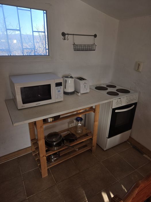 Дава се под наем Къща в с. Изворище, Област Бургас - 55 кв.м за 153 € - Снимка #10