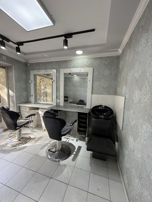 Мини Салон с Мебелью Вдоль дороги