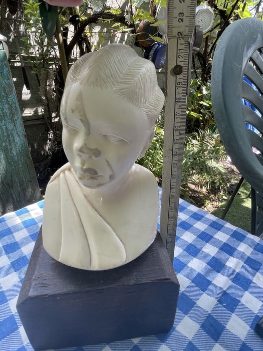 Statueta veche de os