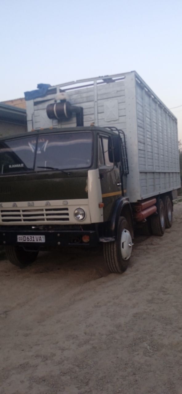 Kamaz 1986 yil 10 tonnali 10 ta yengi baloni bilan