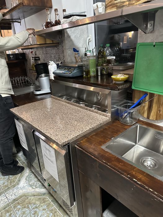 Vand afacere la cheie/Pizzerie