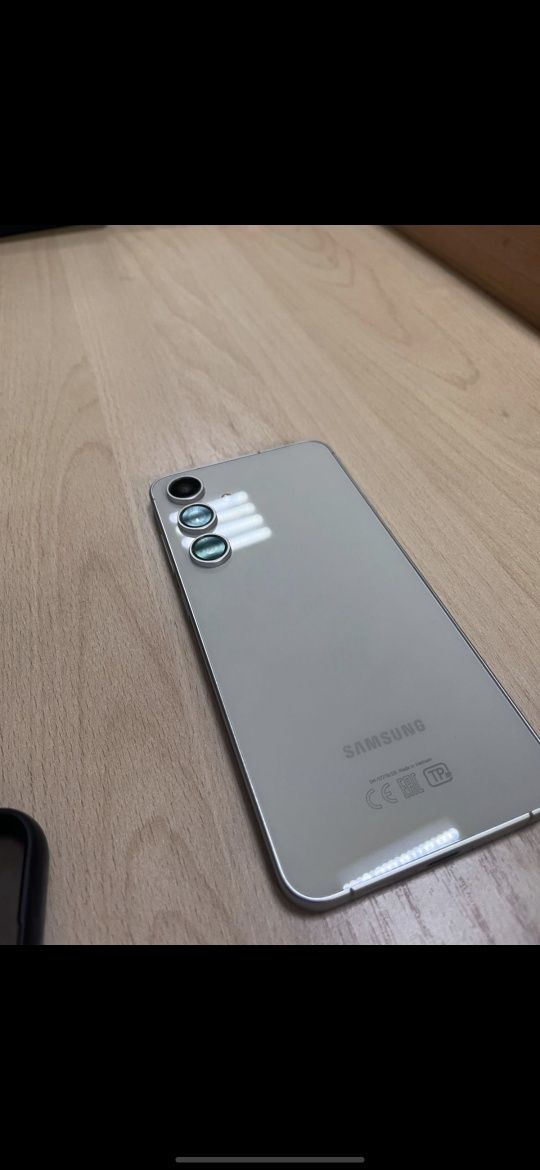 Samsung s24fe 256gb