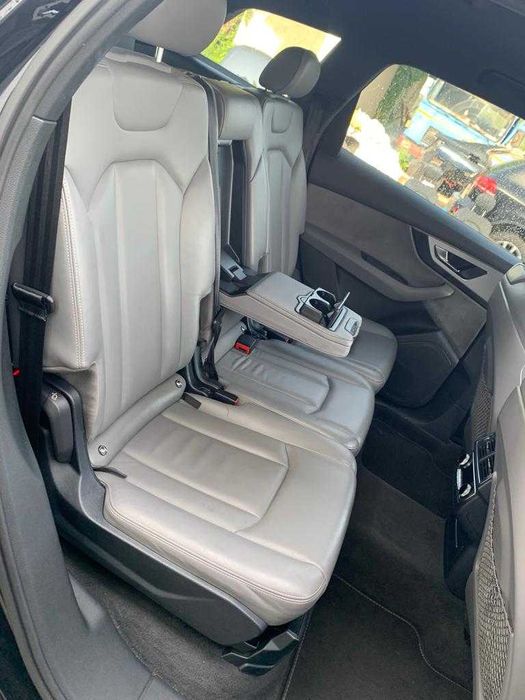 Dezmembrez audi q7 4M 2016-/far q7 4m/stop q7 4m/bara fata q7 4m/stop